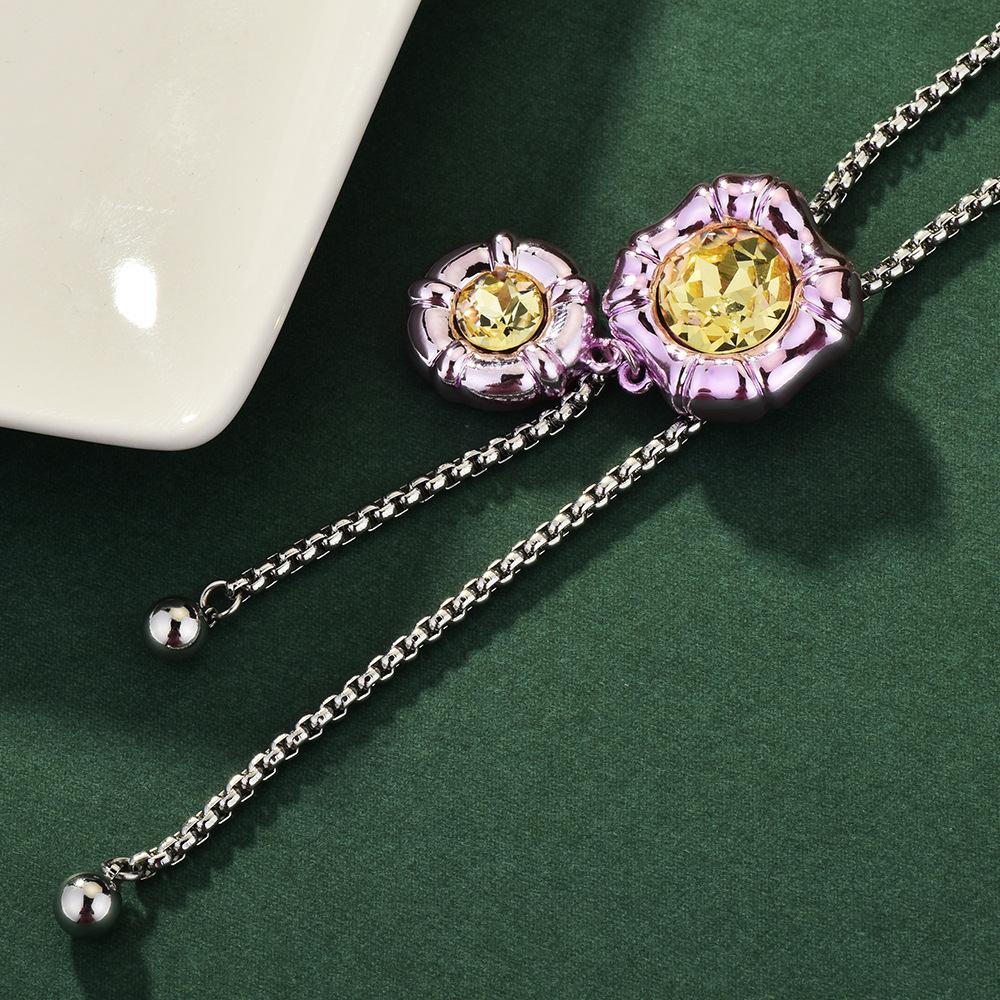 Dopamine Series Color Stretch Long Necklace Women's Revable Flower Pendant Necklace Fashion Crystal Pearls Pendant Luxury Long Necklace Sweater Chains