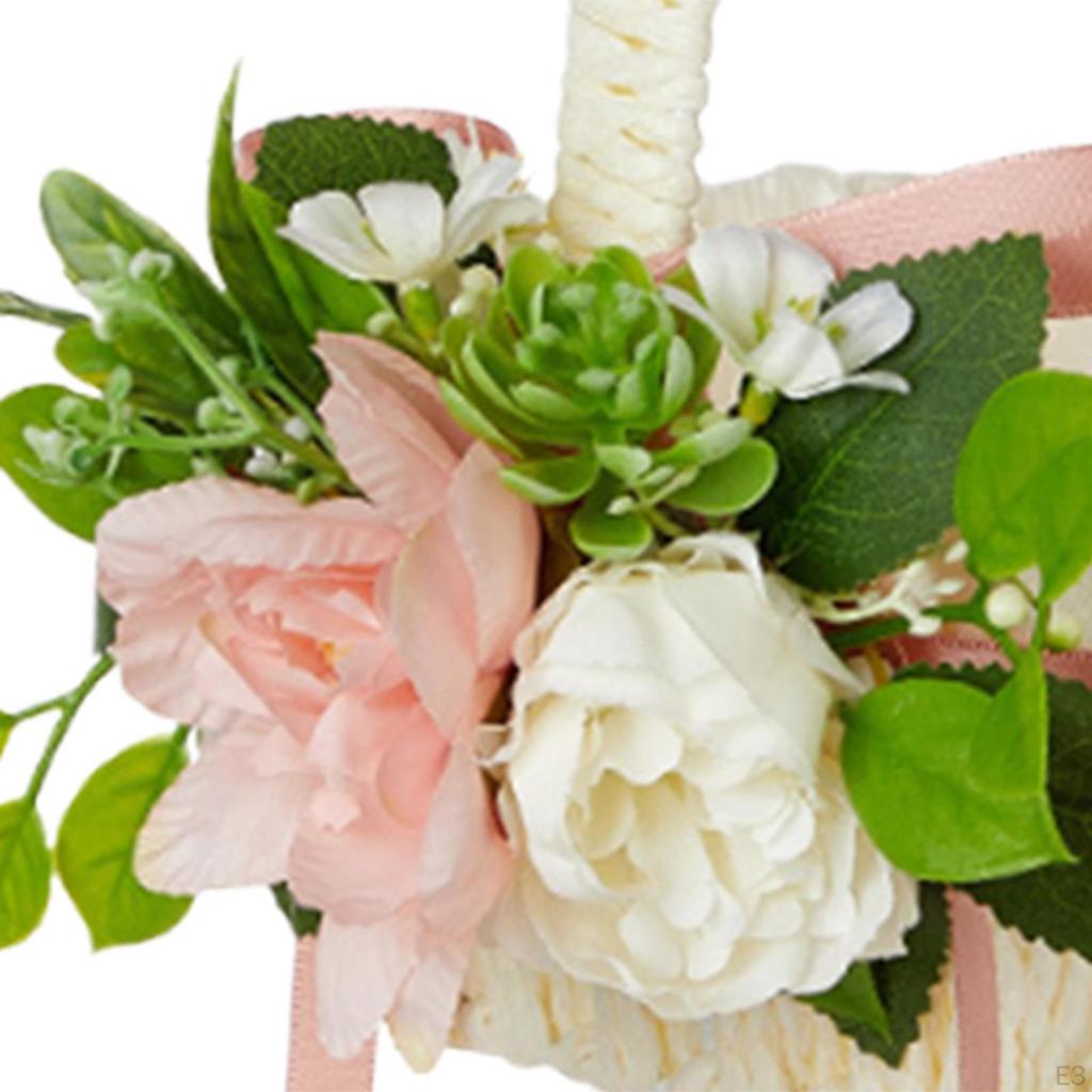 Brautkorb für Blumenmädchen mit Bändern und Grünpflanzen