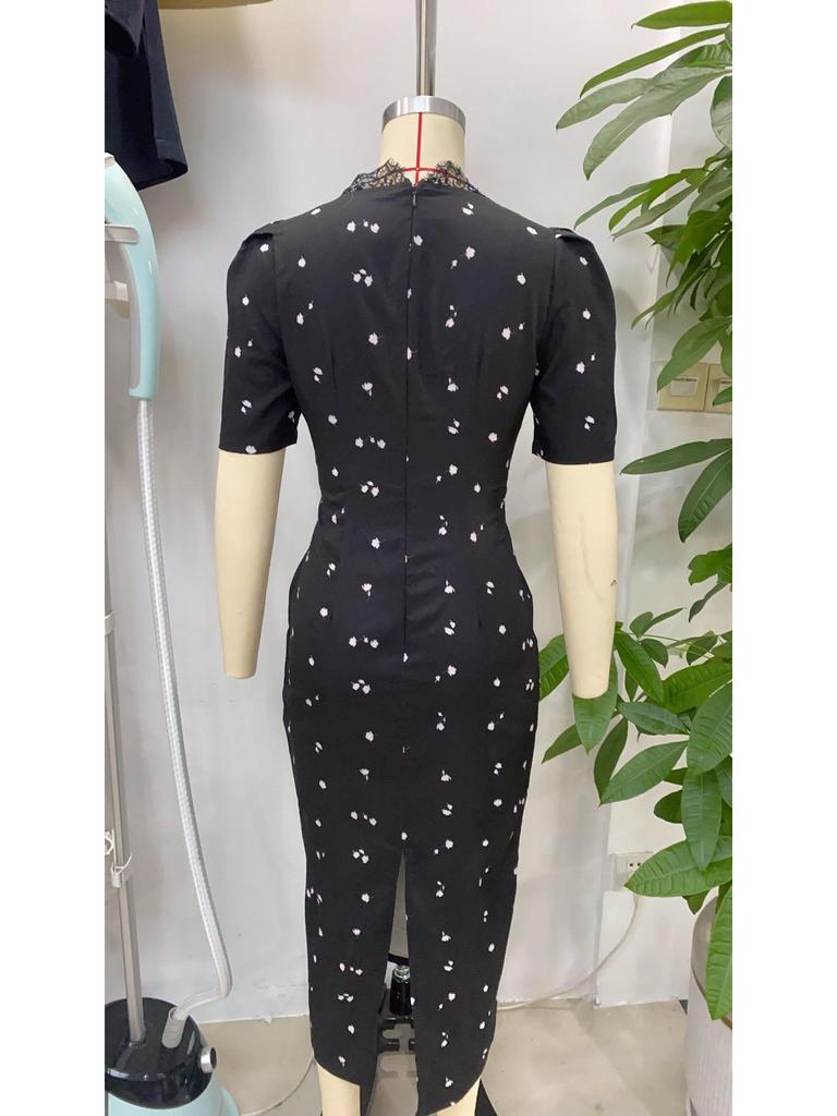 Waist-Cinching Slimming Dress: Women's European & American Style, Sexy Lace Patchwork, V-Neck Print
