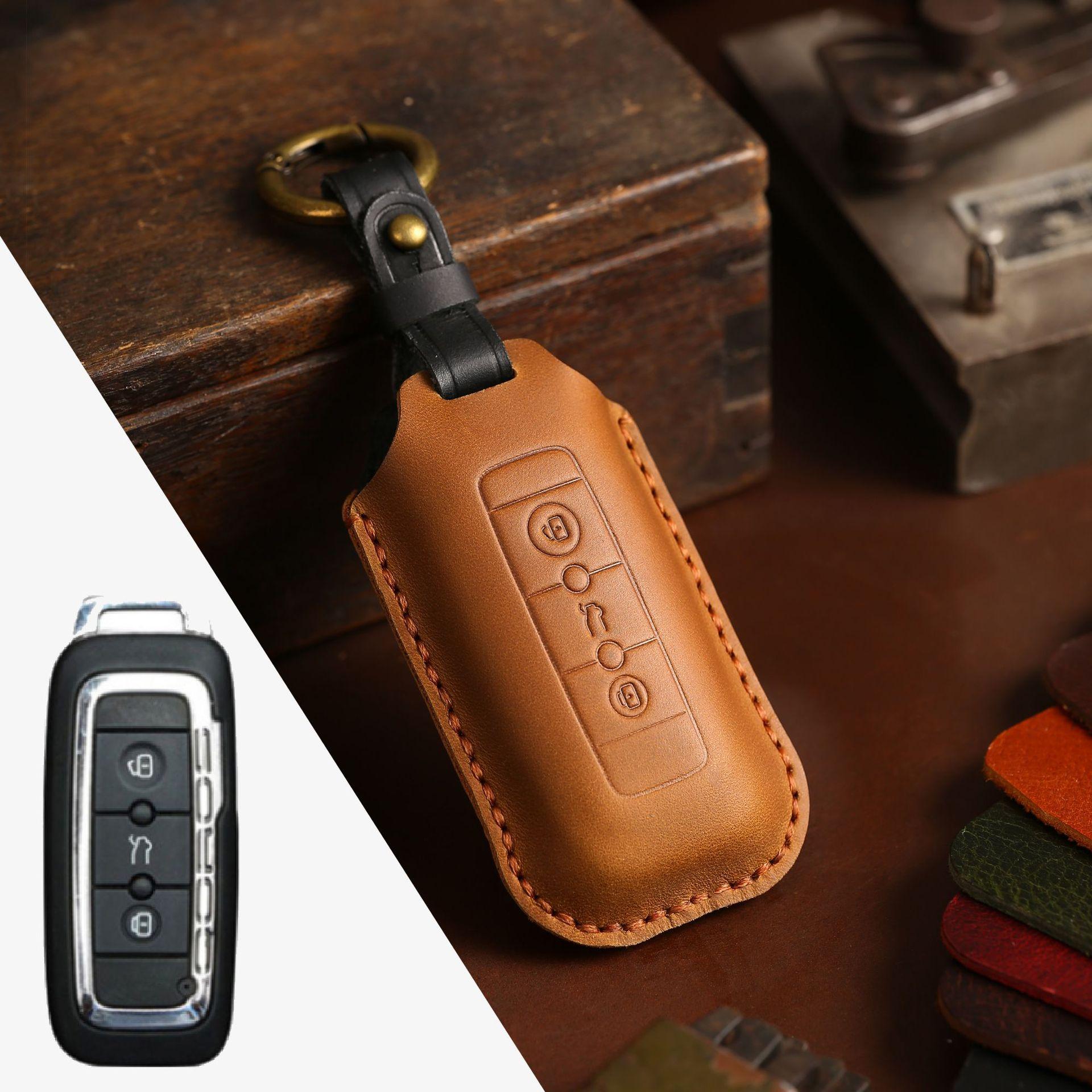

Leather key cover is suitable for Qoros key cover, first layer cowhide, pure hand-stitched car key cover, bag chain. коричневый