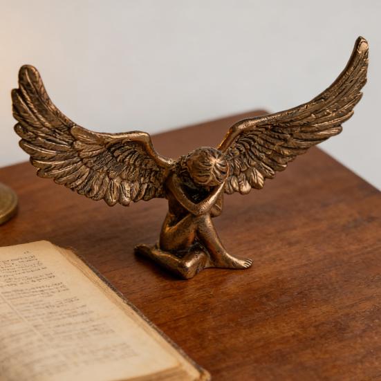 Carving Sitting Angel Figurine European Winged Girl Statue Resin Sculpture Home Office Bookshelf