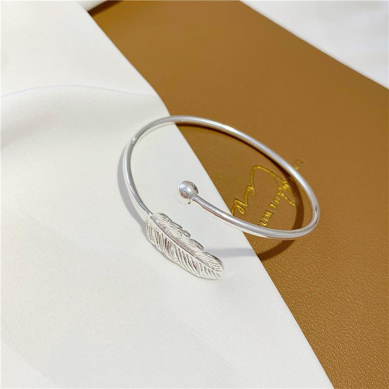 

Versatile White Copper & Silver Feather Bead Open Bangle Women s Bracelet