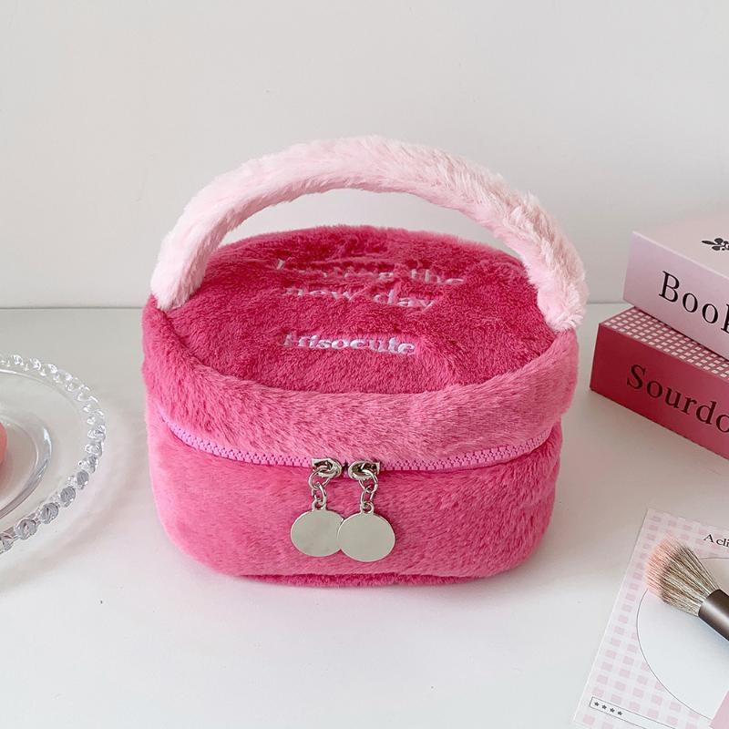 1 Pc Large Capacity Travel Toiletry Organizer Kawaii Strawberry Plush Makeup Bag Cute Cosmetic Pouch Storage Case For Women