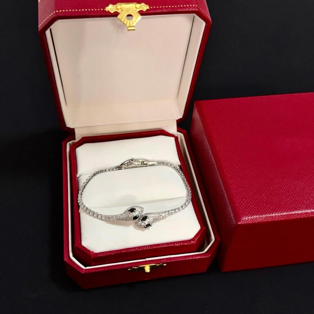 

Браслет с бриллиантами «Два змееголова изумрудный глаз» из V-образного металла высокого качества, ювелирное украшение, подарок для повседневной носки мужчинам и женщинам, без ограничений серебряный