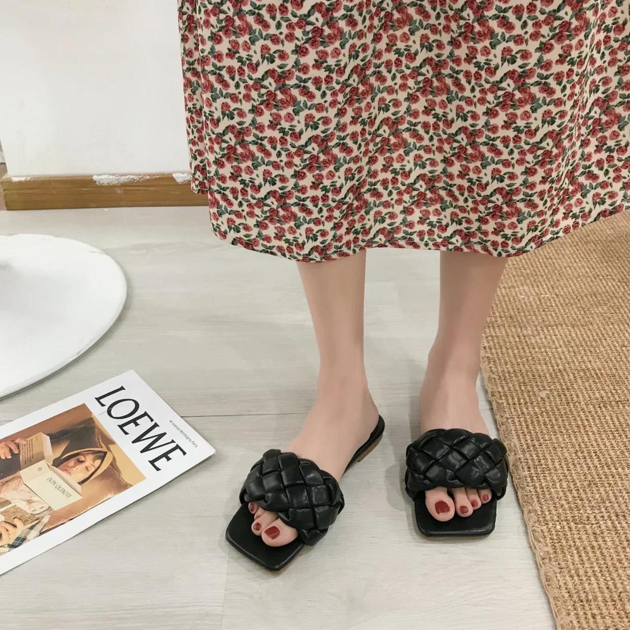 

Мода 2024 Новые тапочки для женщин Летняя повседневная одежда Квадратный носок Модные тапочки знаменитостей из Интернета 35 чёрный