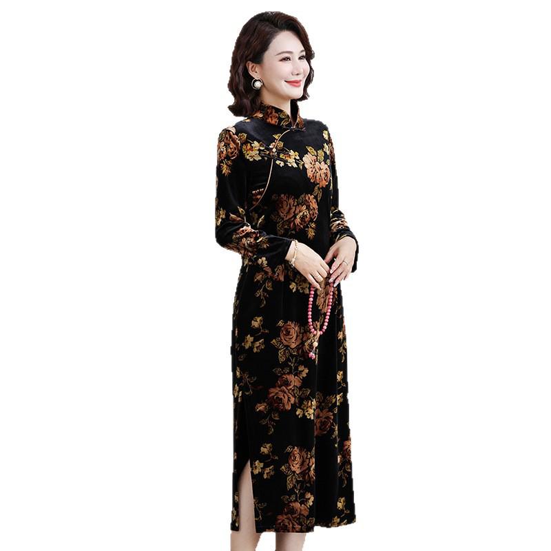 Elegant Golden Velvet Qipao Dress for Middle-Aged and Elderly Women - Waist-Cinching, Mid-Length, Perfect for Spring and Autumn