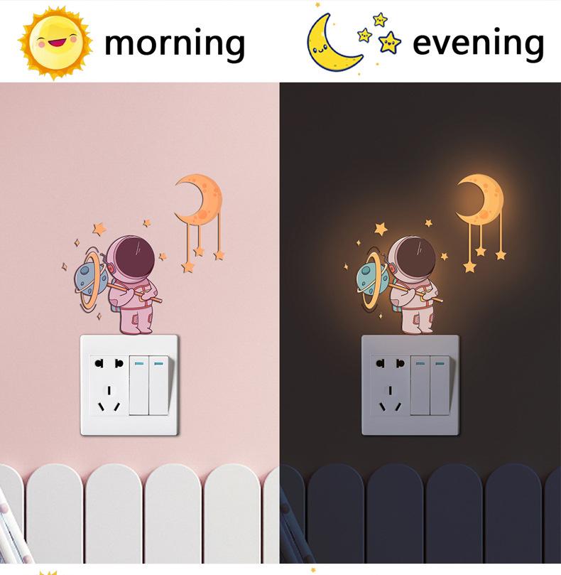 

Светящиеся наклейки на стену с изображением астронавта, декор детской комнаты, светящиеся в темноте наклейки с изображением планеты и кота, флуоресцентная радуга для домашнего выключателя 13x16.5cm розовый