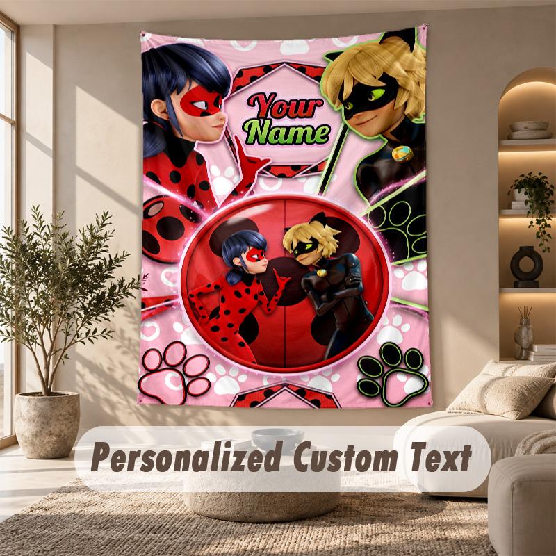Arazzo Miraculous Ladybug, Testo Personalizzato su Misura, Arazzo da Appendere alla Parete per Soggiorno Decorazione Murale per la Casa