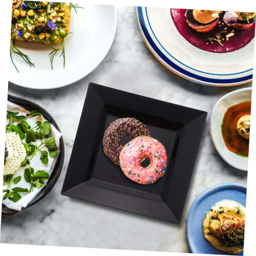 SEWOART Plastic Disposable Plates, 10-Pack, Black, for Camping, BBQs, Food Serving, Individual Trays, Dinner Parties, and Home Use (Styles Unspecified