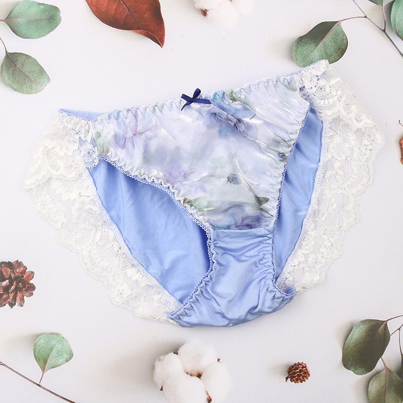 Japanese Style Women's Lace Embroidered Low-Waist Thongs