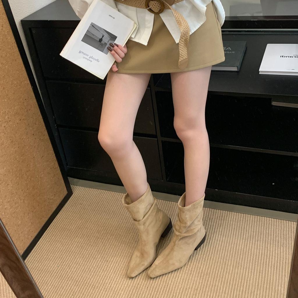 2025 nya högklackade spetsiga mocka khaki tunna franska små korta stövlar damskor staplade stövlar mode mångsidiga modeller