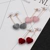 Herbst und Winter, Flanell Pfirsichherz Liebe Asymmetrische Ohrringe, Perle Süße Temperament Ohrringe