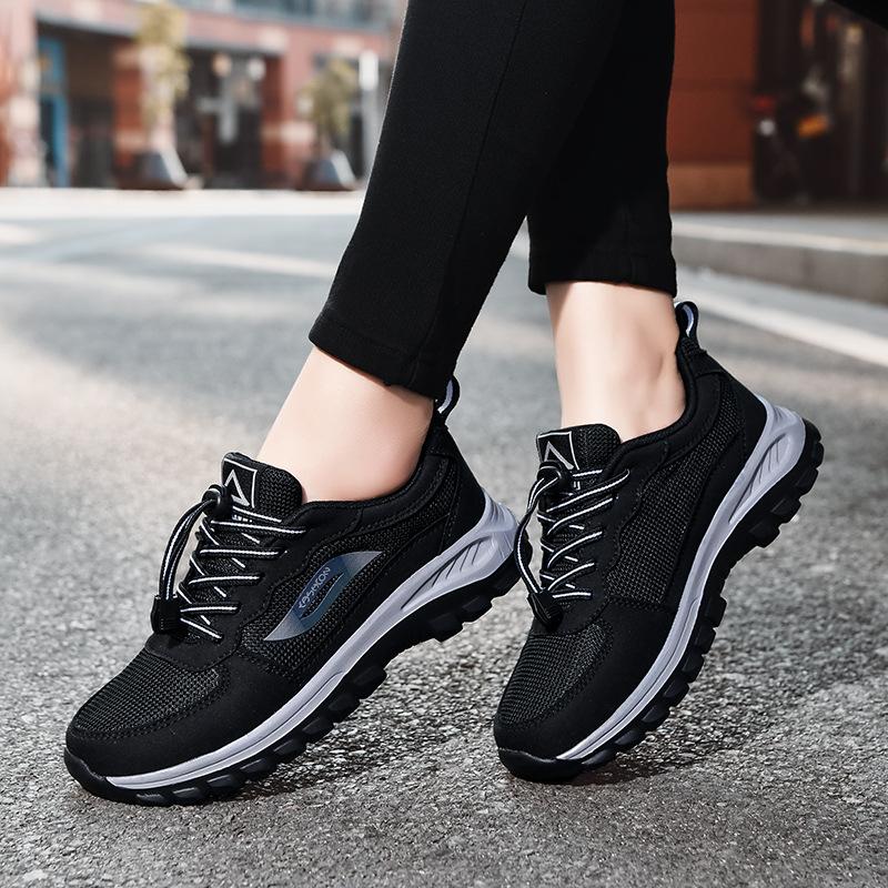 Older Shoes Lightweight Breathable Mesh Couples Walking Shoes Comfortable Middle-aged and Old Mothers Shoes