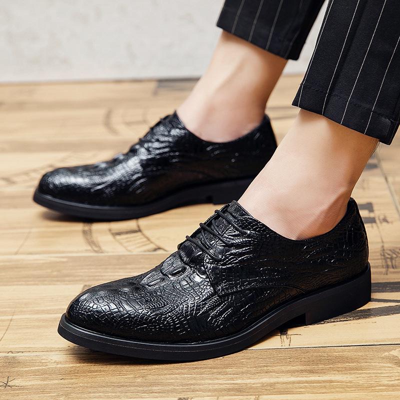 Men s Large Size Retro Crocodile Pattern Pointed Toe Leather Shoes 39