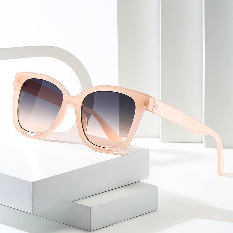 European Style Large Frame Sunglasses with Colorful Glasses Frame - UV Protection, Slimming Effect, High-End Feel