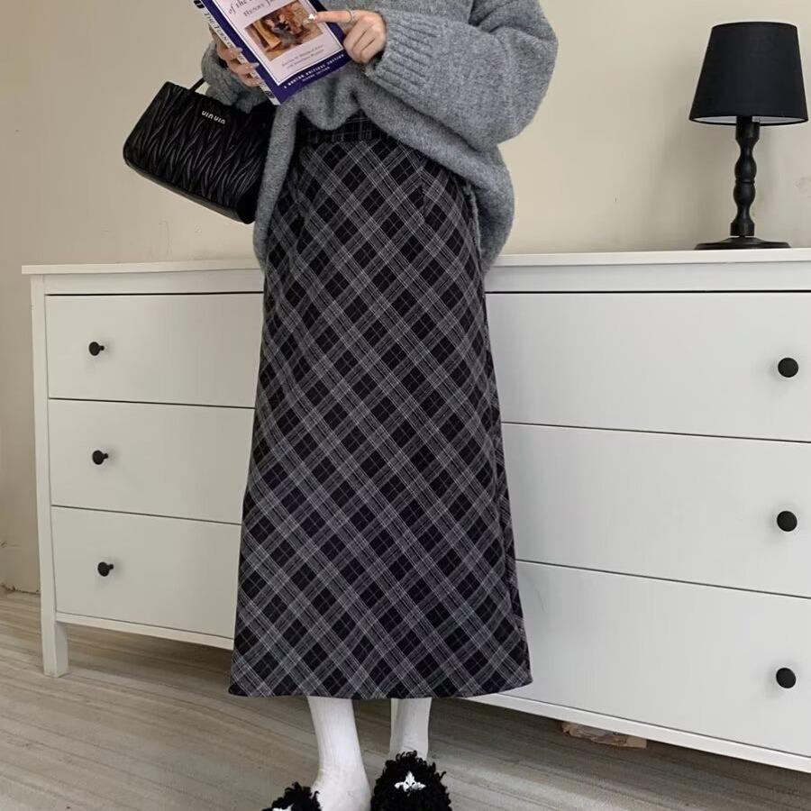 Hong Kong-Style Retro Plaid High-Waisted Slim Maxi Skirt for Women