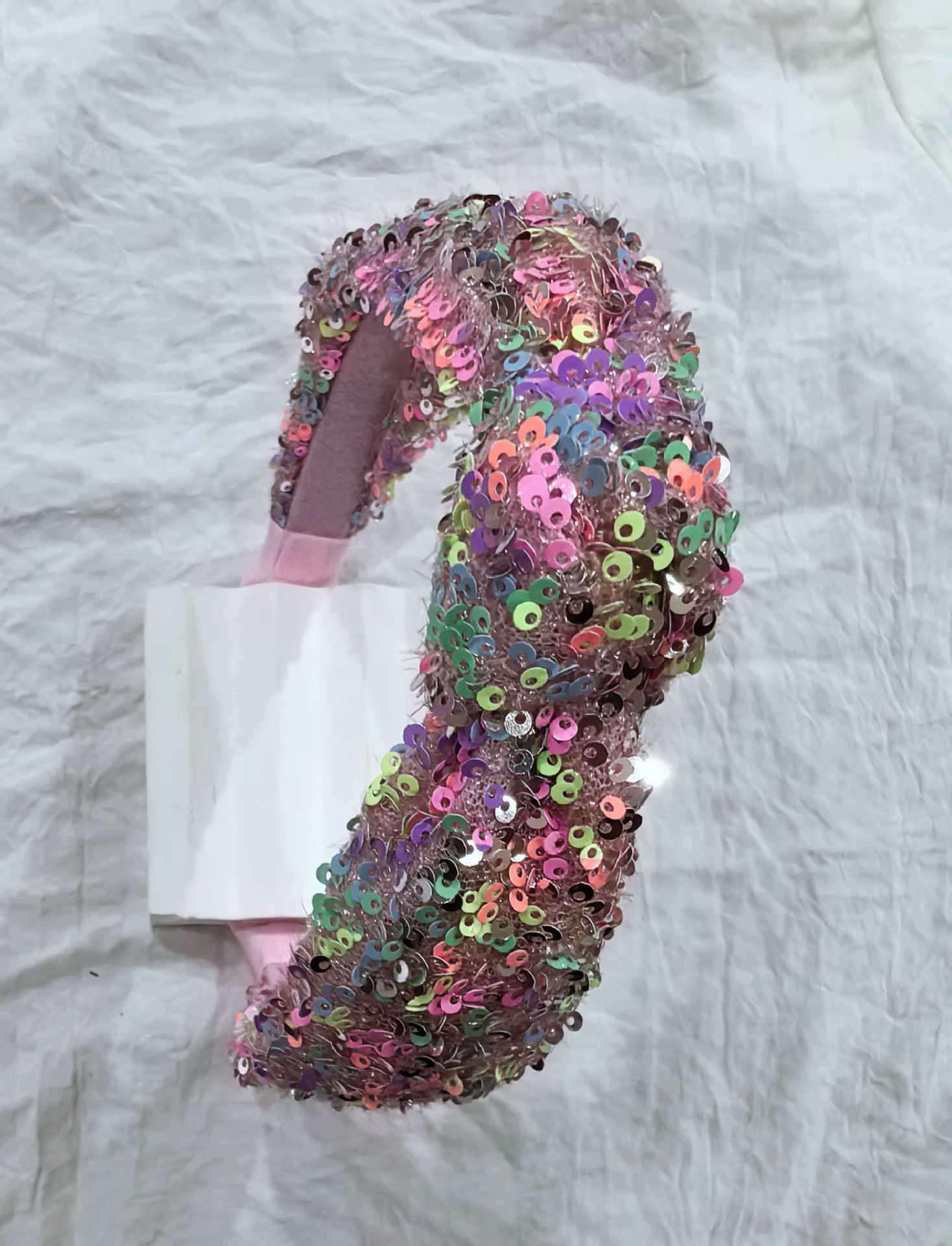 Женский топ с высоким черепом и повязка на голову со стразами и узлом разноцветный