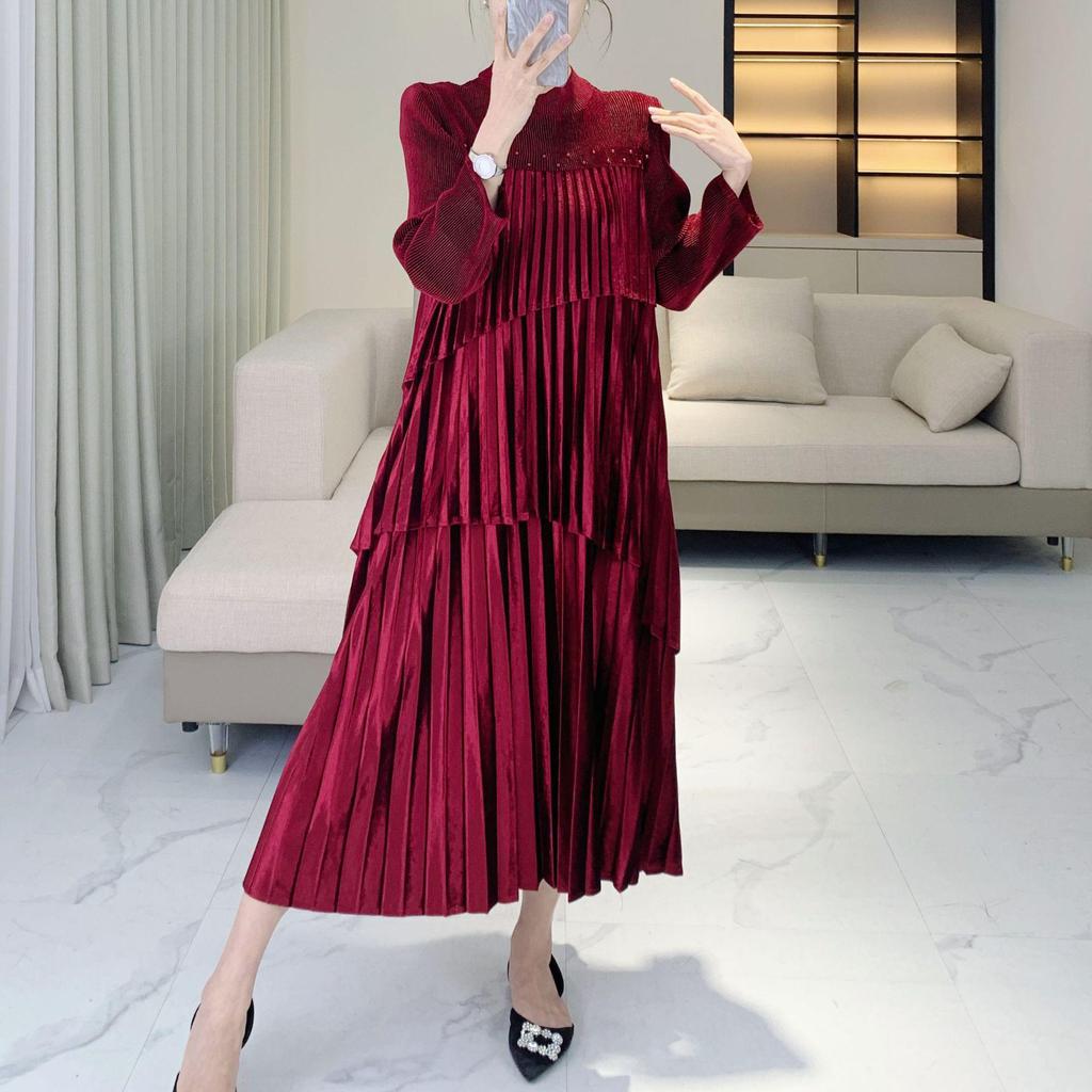 Elegant Red Velvet Beaded Evening Gown for Autumn-Winter Festive Weddings