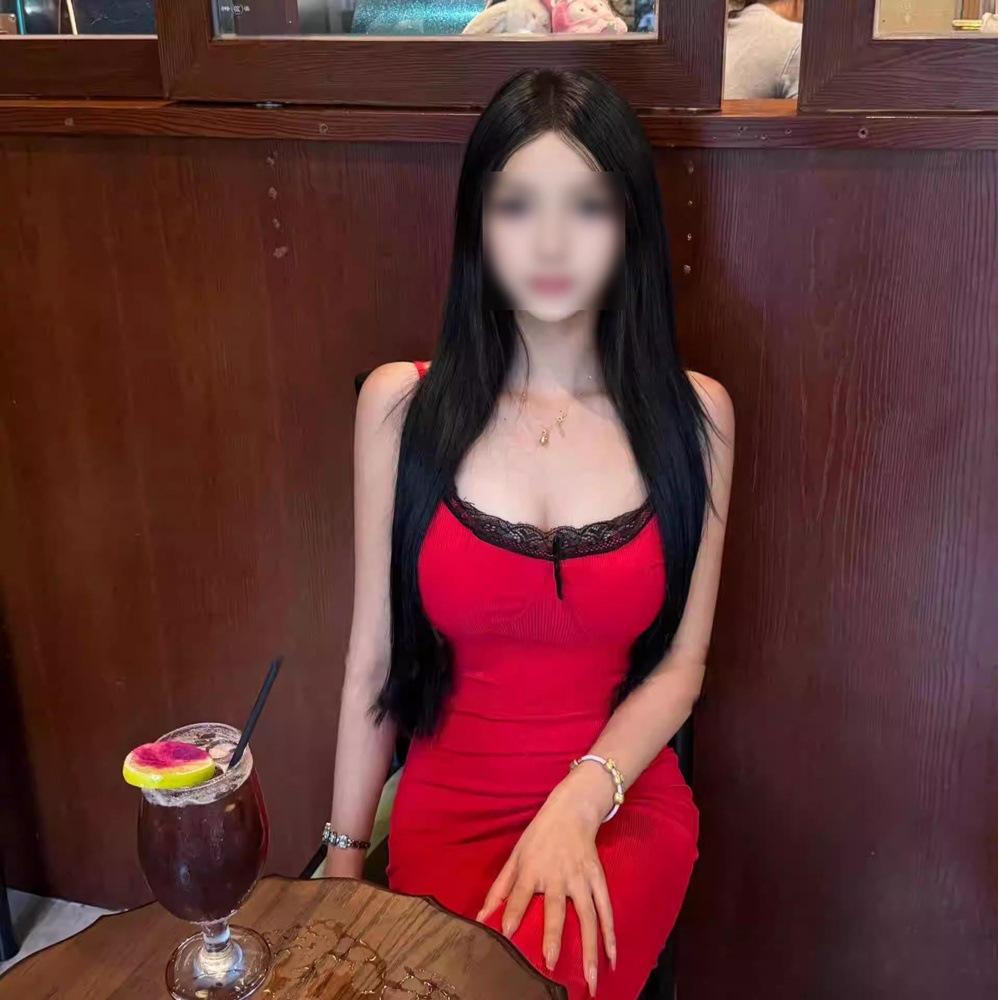 

Yujie French Lace Sling Dress: Summer Low-Cut Fish Skirt for Elegant Evenings S (up to 90 jin)