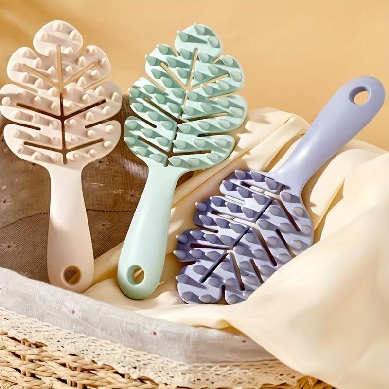 Leaf Shaped Silicone Hair Brush Long Handle Hollow Out Design for Wet And Dry Use Non-Damaging Scalp Massage Comb Cleaning Itch