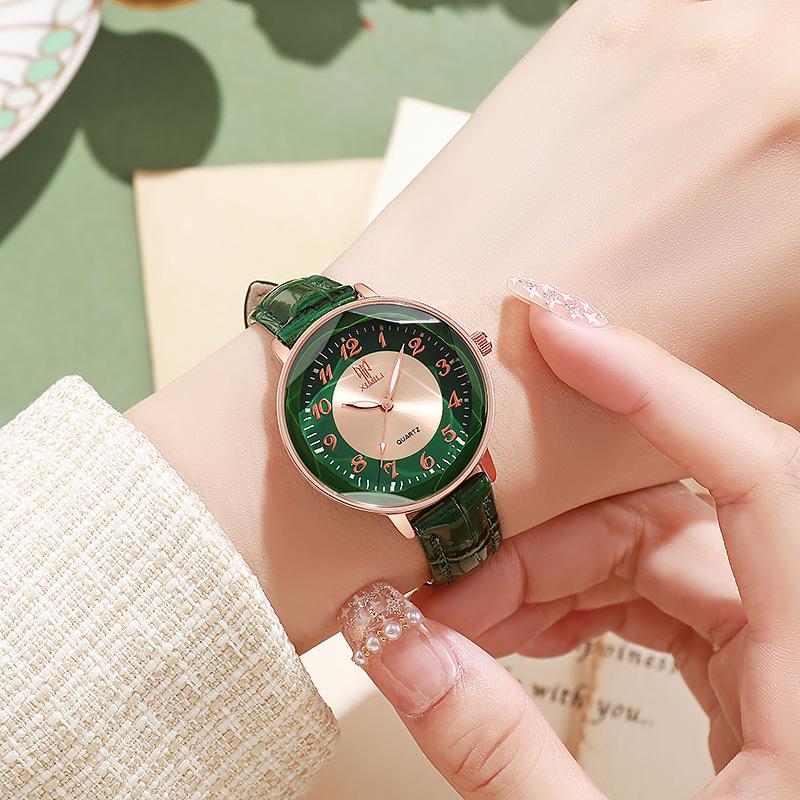 Pinduoduo Women's Digital Quartz Watch, Student-Friendly, with Thin Strap & Large Dial