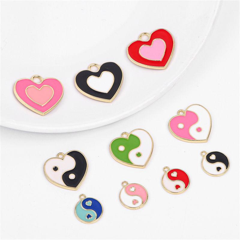 4 stk Alloy Drop Oil Emalje Charms Tai Chi Hjerte Anheng Perler For Smykker Making DIY Halskjede Armbånd Øredobber Håndverk Funn