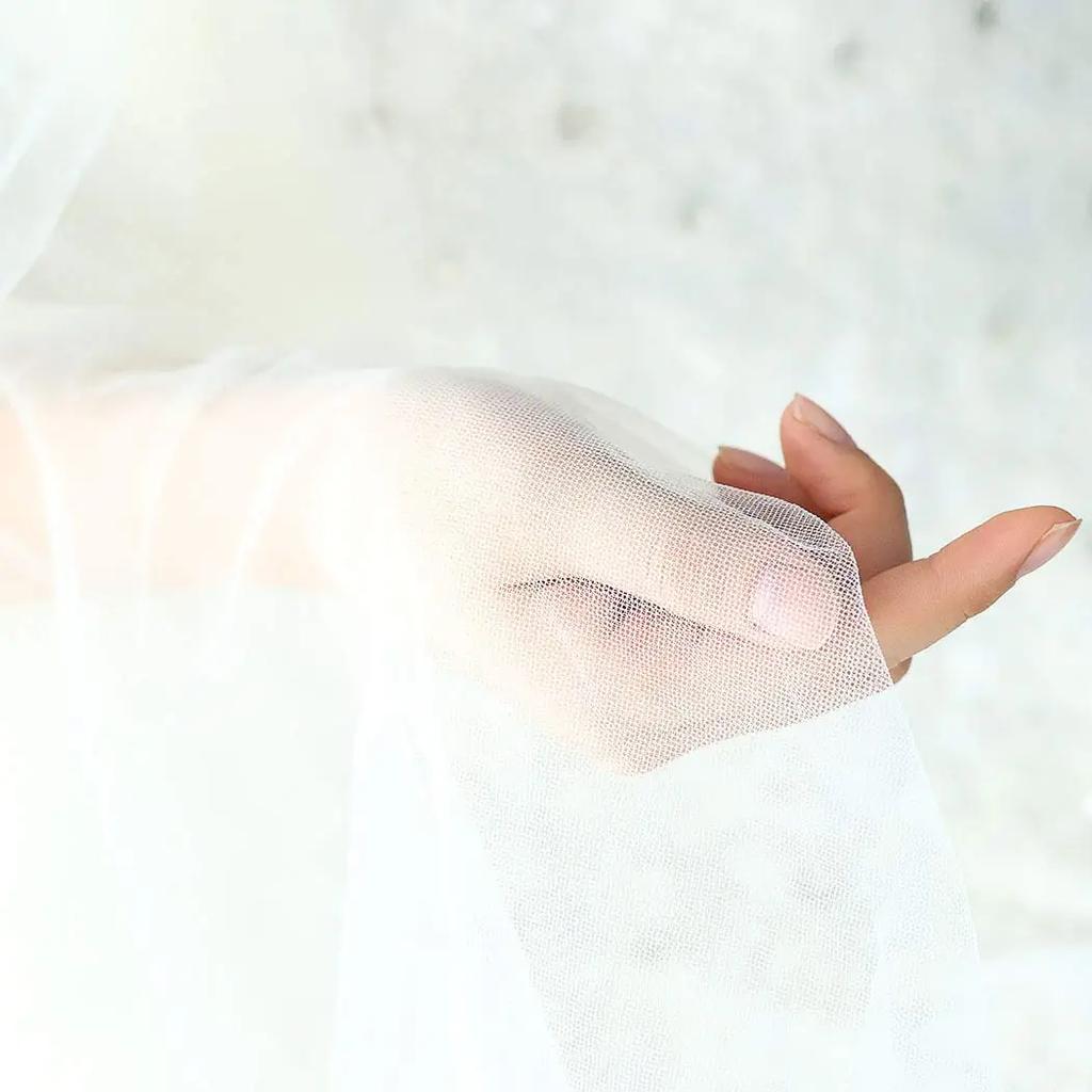 2 Tiers White Ivory Bride Wedding Veil Short Fingertip Bridal Tulle Veil with Comb and Cut Edge Velos De Novia Largosbridal Veil