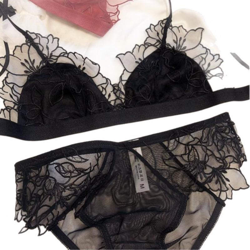 Ultra-Thin Lace Embroidered Bra - Petite Fit