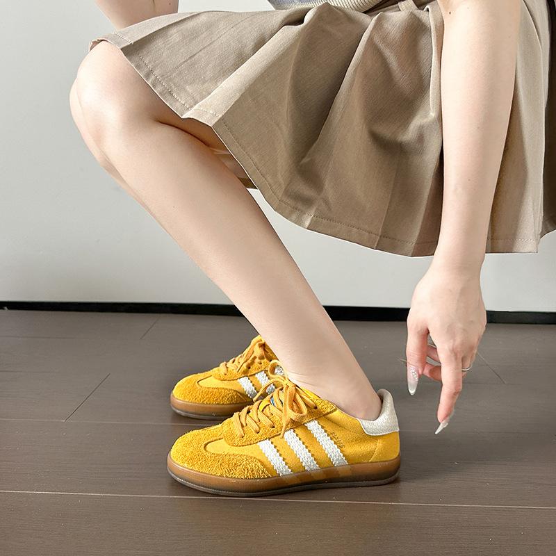 

Cowhide version~ Transparent flat-soled sports shoes women s color German training shoes versatile leather casual large size 41-43 single shoes women 43 жовтий