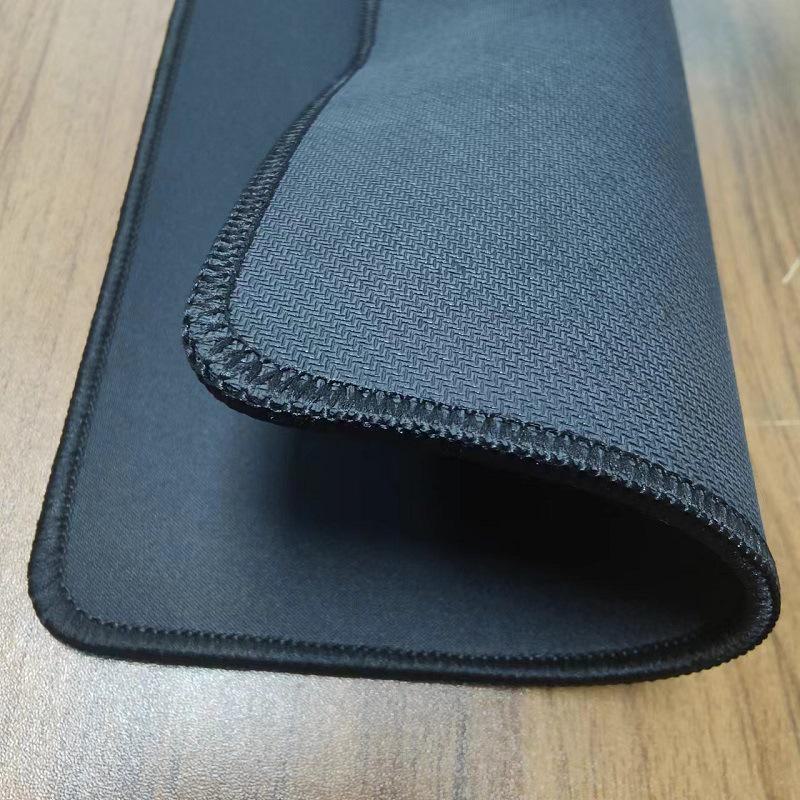 

Толстый резиновый офисный подарок: Коврик для мыши из гладкой ткани толщиной 4 мм lock edge without words чистый/чёрный