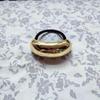 Stylish U-Shaped Alloy Hair Tie: High-End European & American Ponytail Holder with Cool Round Head Design.