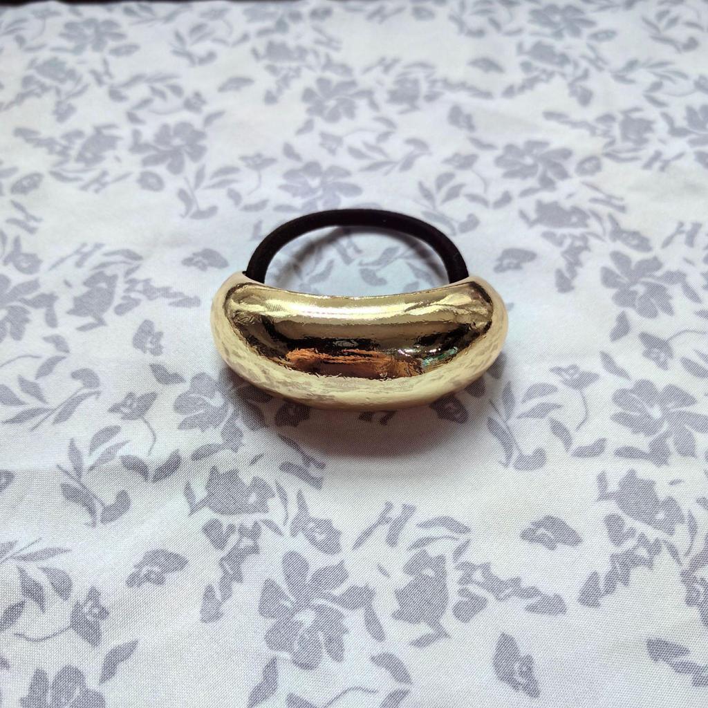 Stylish U-Shaped Alloy Hair Tie: High-End European & American Ponytail Holder with Cool Round Head Design.