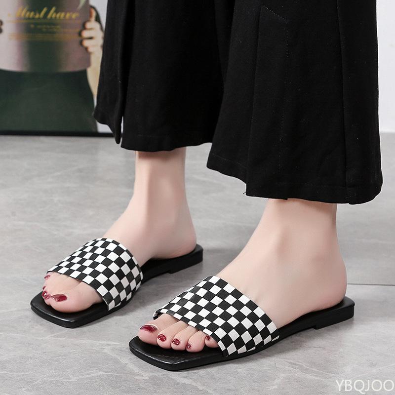 Fashion Ladies Designer flat Slippers Summer new casual shoes Luxury Holiday beach slippers Fashion lightweight Women's sandals Zapatos