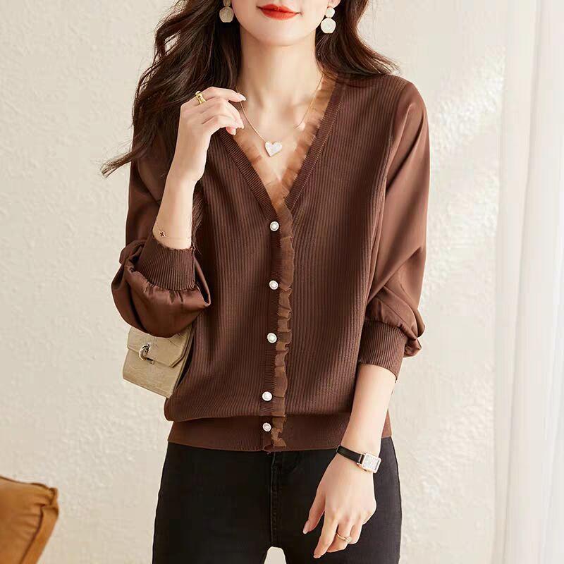 V-neck Long-sleeved Top Women's New Autumn Loose T-shirt Lace Knitted Bottoming Shirt with Temperament Shirt Inside