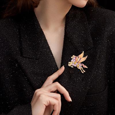Horse Brooch Colorful Shiny Rhinestone Enamel Wings Galloping Design Versatile Lapel Pin Collars Sweaters Bags Badge