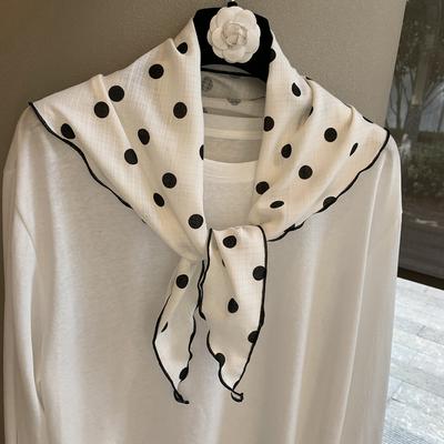 Korean Version of Fashion Polka Dot Triangular Small Silk Scarf Women's Spring and Autumn Versatile Thin Decorative Shawl Small Scarf Triangular Scarf