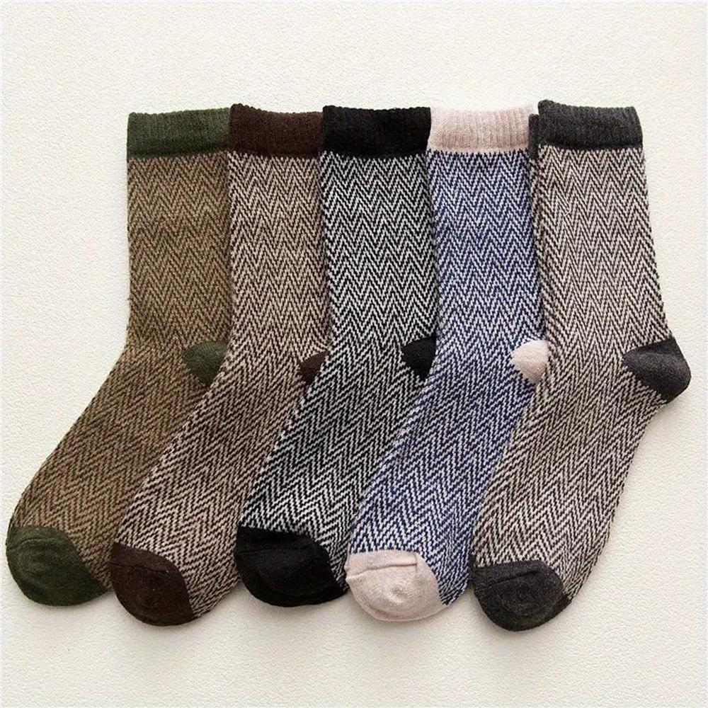 

5 Pairs Men Retro Round Neck Socks Autumn Winter Thick Warm Wave Print Ethnic Style Soft Comfortable Casual Mid Tube Socks One Size