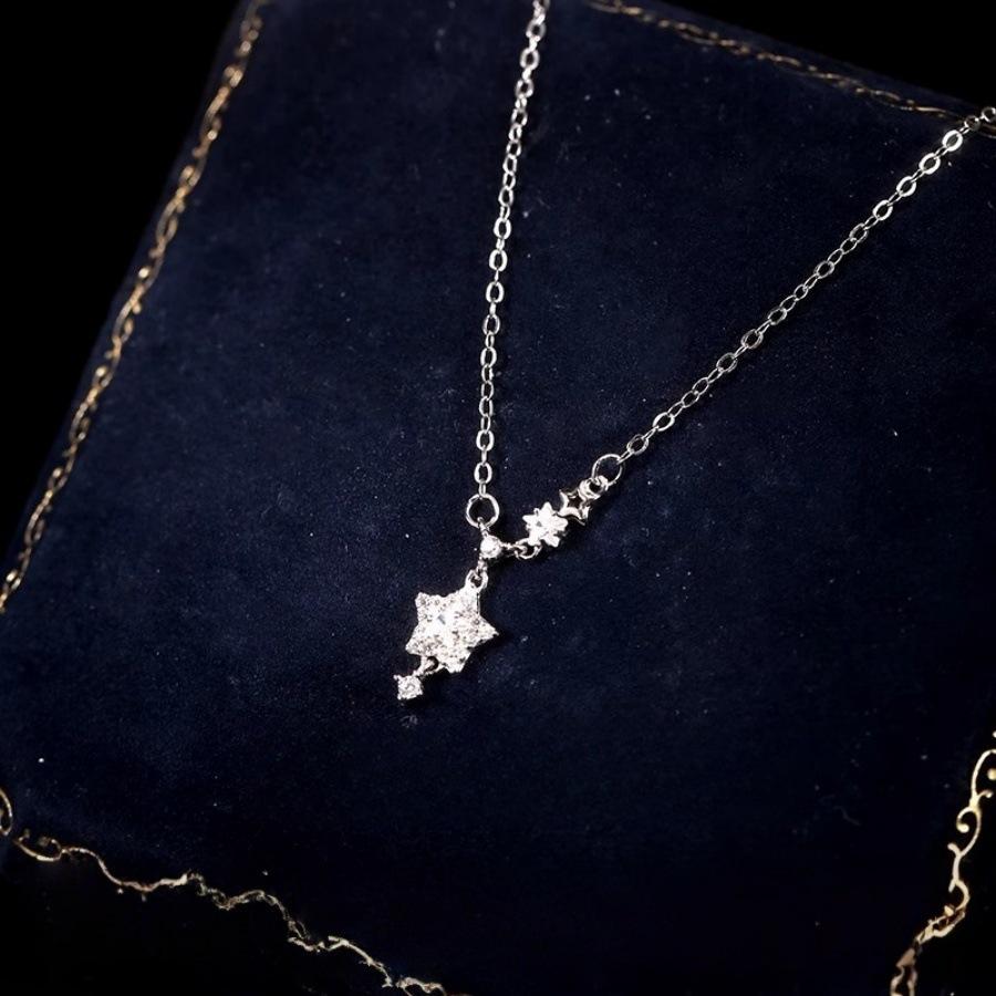 Korean Version of Flash Diamond Zircon Star Pendant Necklace Women's Simple Collarbone Chain Personalized Design Accessories