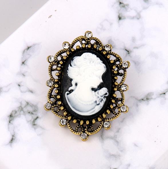 Vintage Victorian Cameo Elegant Queen Head Portrait Brooch For Women Antique Wedding Bridal Bouquet Clothing Jewelry Gifts