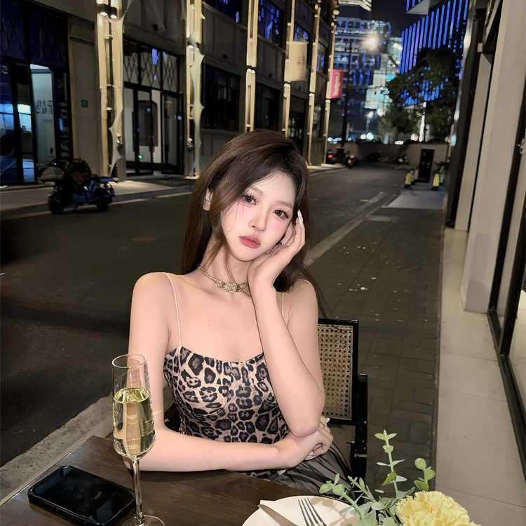 Wild sexy ins leopard print splicing suspender dress women waist slim tutu skirt Spice girl short skirt bud skirt