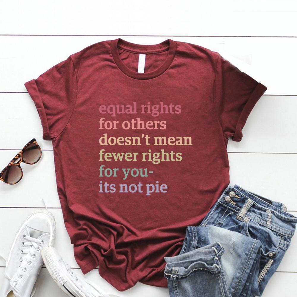 Gleiche Rechte für andere bedeutet nicht weniger Rechte für Sie T-Shirts. Es ist kein Kuchenhemd. Menschenrechte-T-Shirt. Kurzarm-LGBTQ-Tops