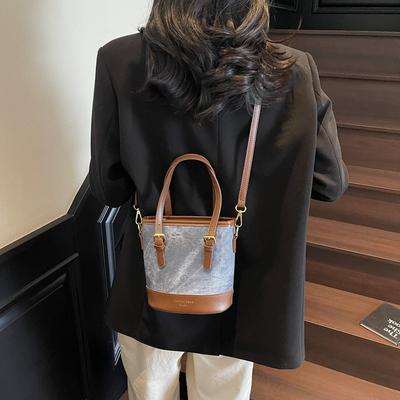Today's Popular Niche Bucket Bag Women's Spring New Simple Shoulder Messenger Bag Fashionable Small Bag