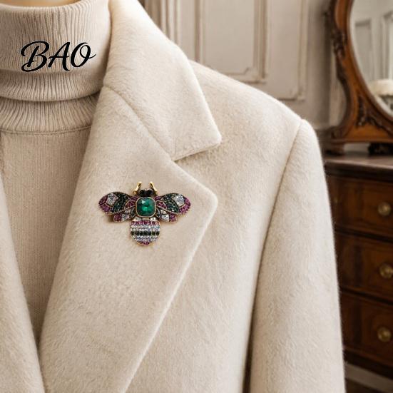 Golden Tone Alloy Pin Retro Rhinestone Bee Brooch Pin, Insect Badge with Vintage Lapel Colorful Rhinestones, Jewelry Accessory for Clothing Dress Coat