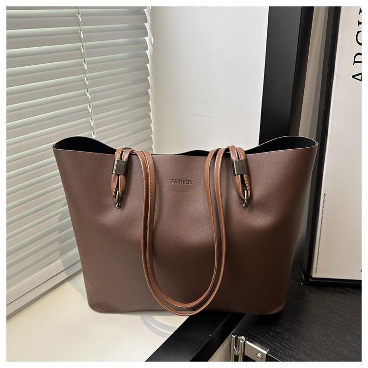 Street Style Large Capacity Pu Tote Bag With Zipper Closure For Casual Everyday Use