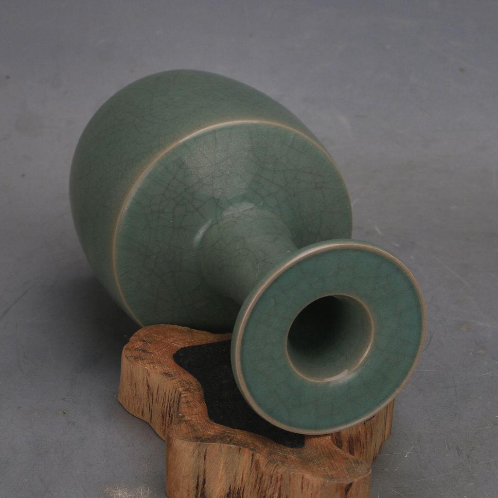 Song Dynasty Style Ru Kiln Celadon Vase with Ice Crack Design - Imitation Antique Porcelain Collection