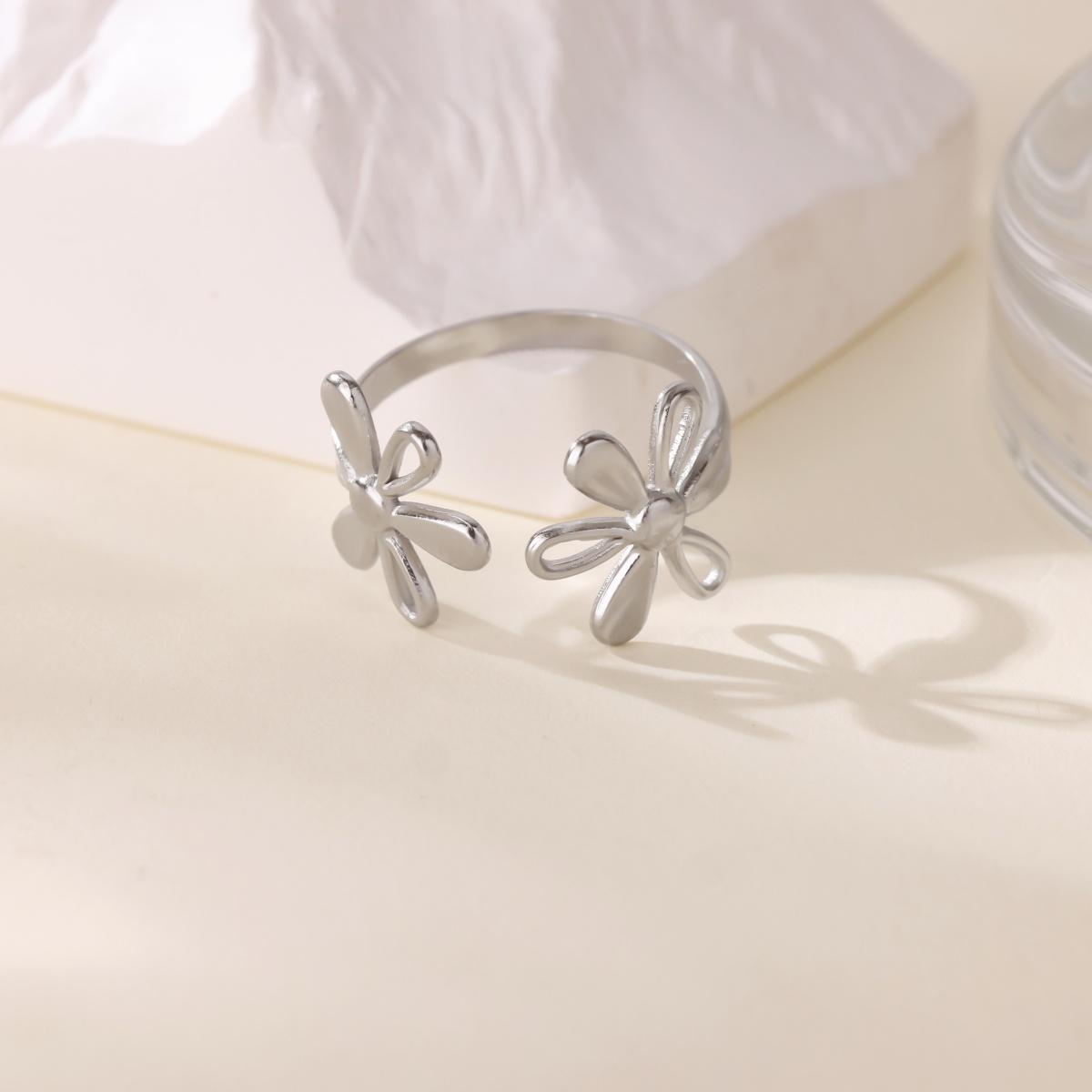 

Stainless Steel Two Flowers Ring for Women 18K Gold-plated Anti Fading Adjustable Rings Wedding Prom Jewelry Christmas Gift 2026 Adjustable