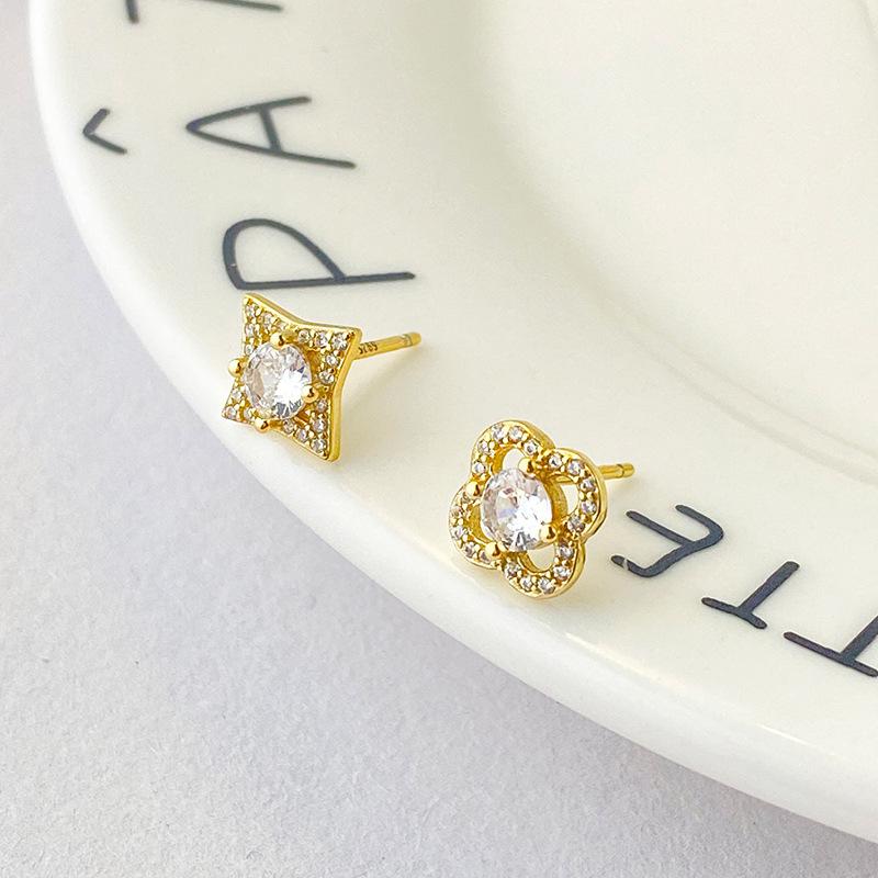 Gentle Wind Flower Four-pointed Star Earrings Asymmetrical Earrings Small Sweet and Slightly Inlaid Gentle Wind Earrings
