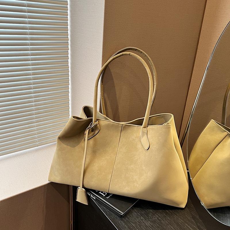 Retro matte bag women's large-capacity new autumn and winter popular simple shoulder bag commuter tote bag