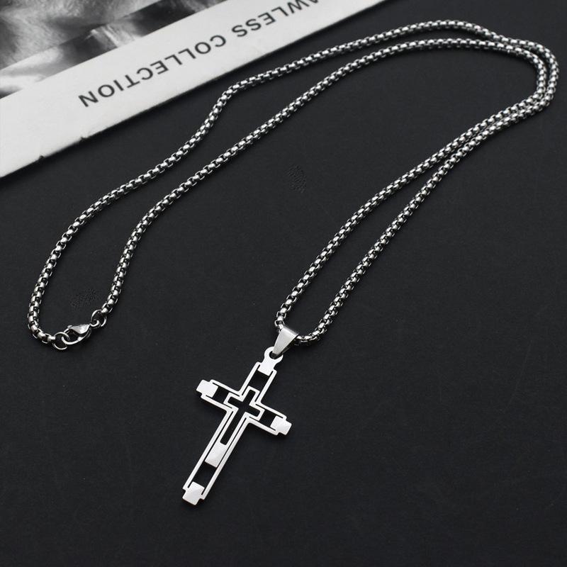 

Бесцветное полое ожерелье из титановой стали с полым крестом для мужской моды, индивидуальный кулон в стиле хип-хоп для женщин, высококачественные аксессуары для небольших групп