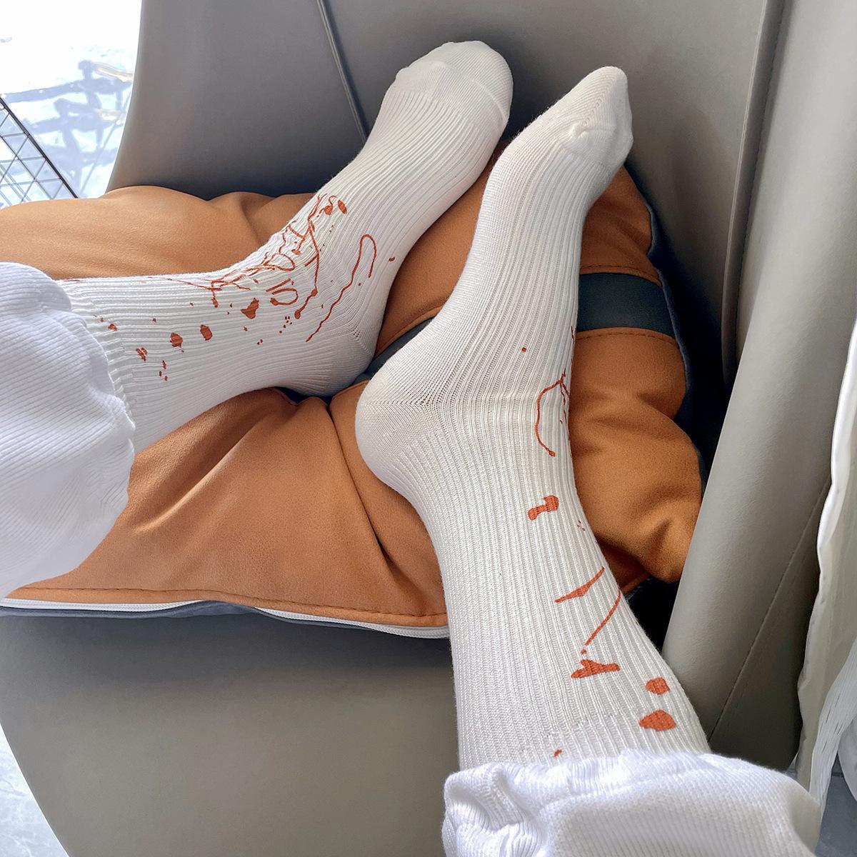 

Носки женские до середины икры с граффити в стиле тушь на весну и лето, тонкие и модные, в стиле хип-хоп для пар, универсальные длинные носки 1 pair оранжевый